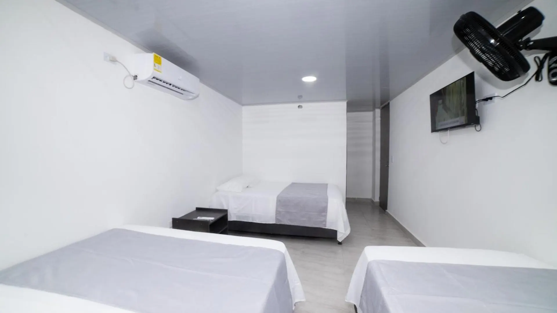Hotel Santa Marta Tropical Ostello