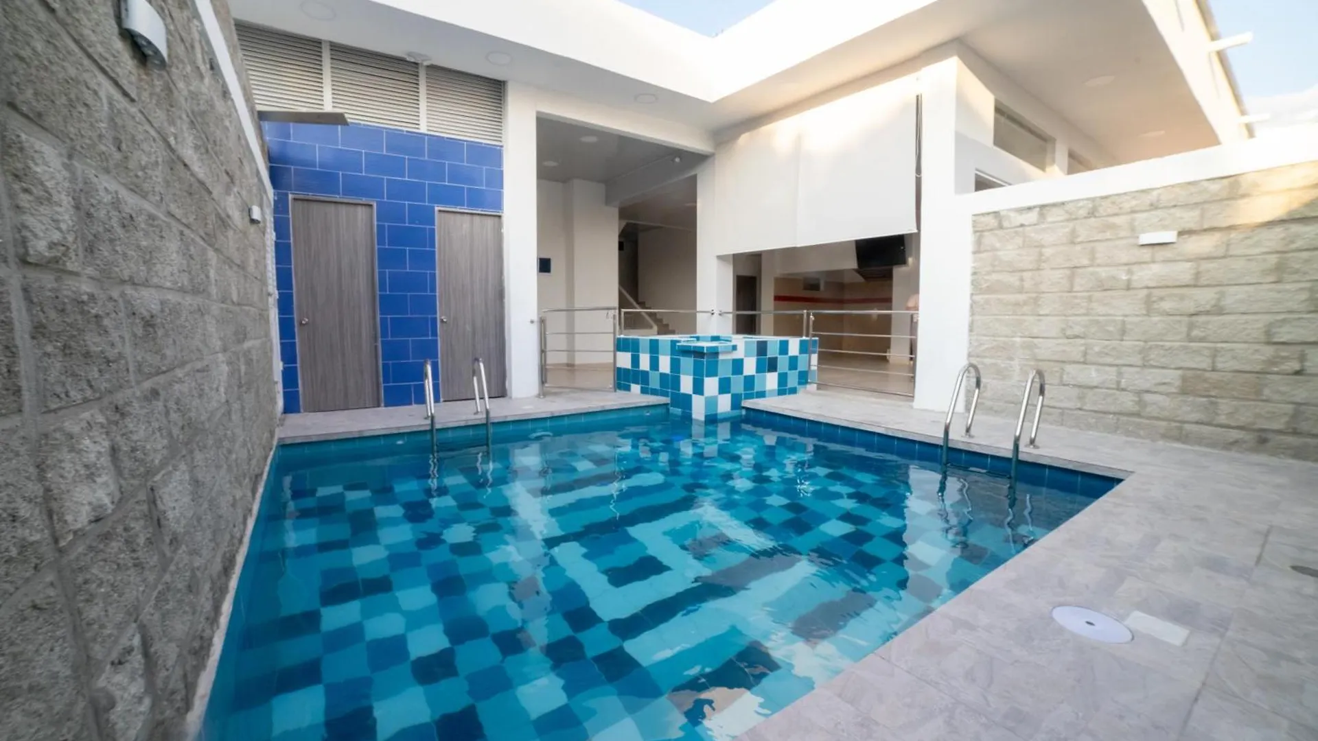 Hotel Santa Marta Tropical location
